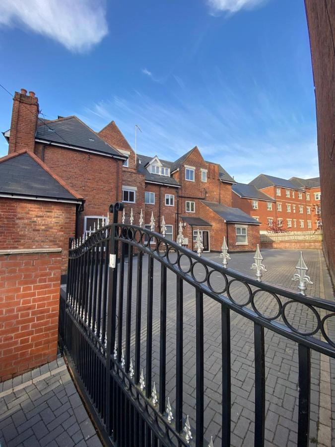 Penthouse Apt8 Apartment Wolverhampton Exterior photo