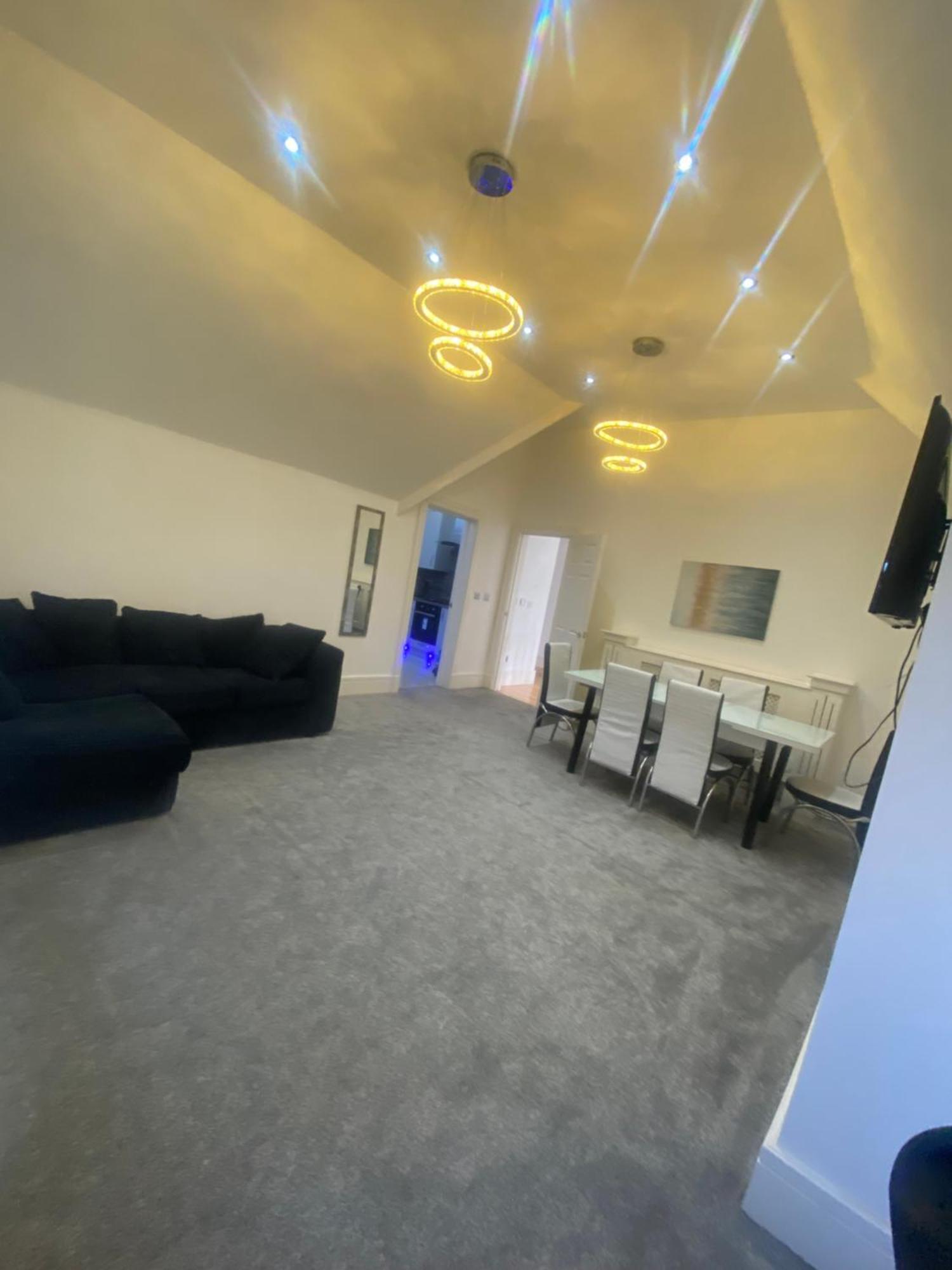 Penthouse Apt8 Apartment Wolverhampton Exterior photo