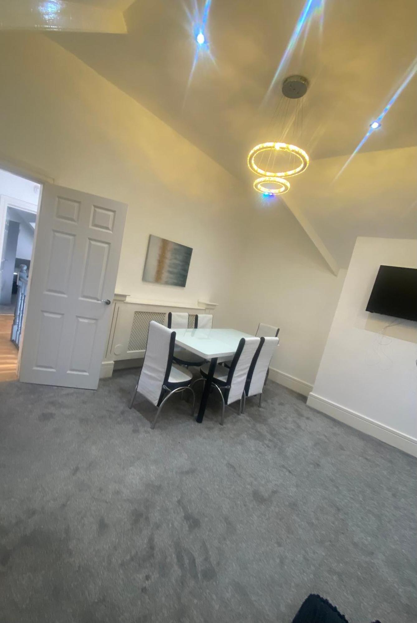 Penthouse Apt8 Apartment Wolverhampton Exterior photo